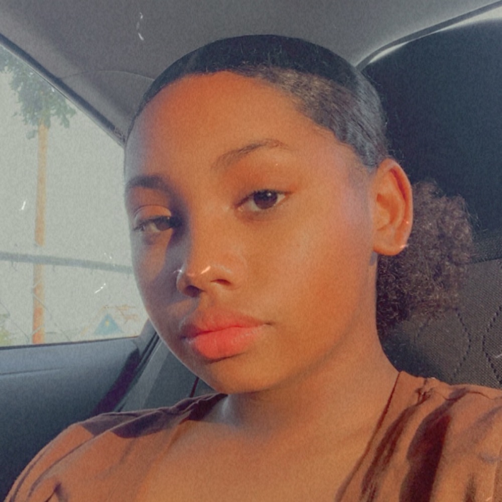 Meet your Posher, Hannah